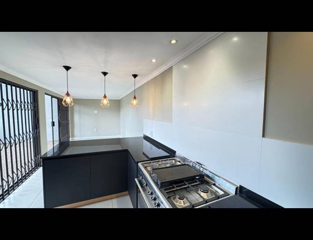 3 BEDROOM TOWNHOUSE FOR SALE IN MORNINGSIDE